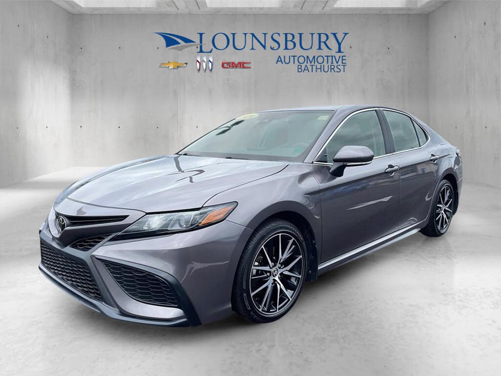 Toyota Camry SE FWD 2024