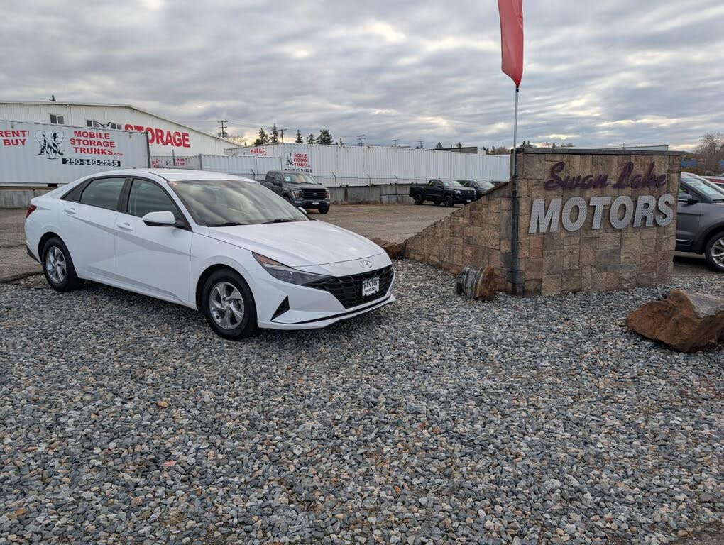 2022 Hyundai Elantra Essential FWD