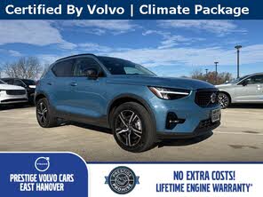 Volvo XC40 B5 Plus Dark Theme AWD
