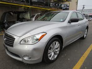 2011 INFINITI M56