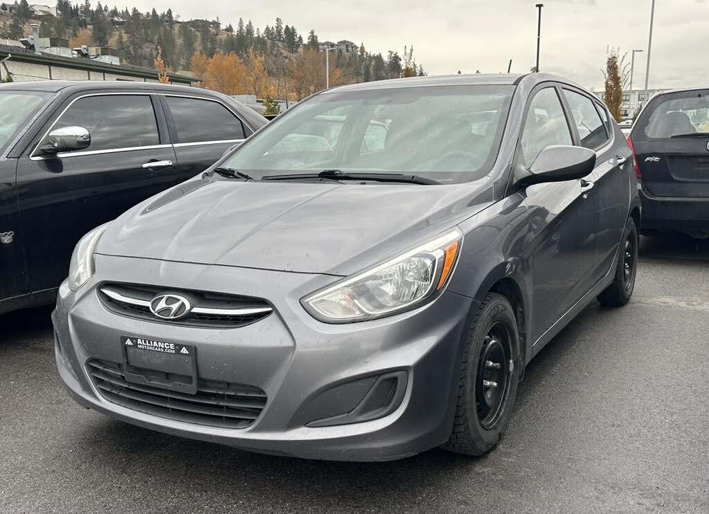 2015 Hyundai Accent L 4-Door Hatchback FWD