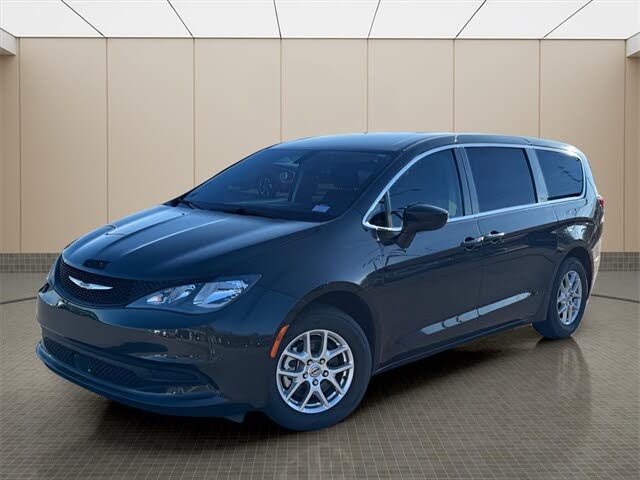 2022 Chrysler Voyager LX FWD