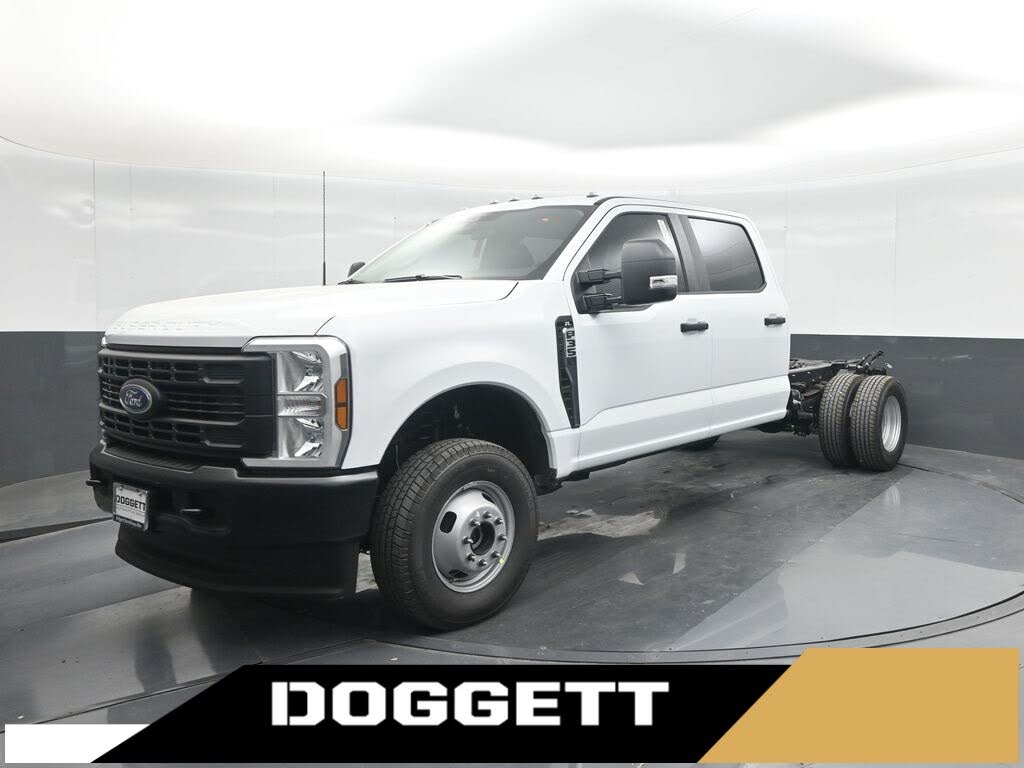 2025 Ford F-350 Super Duty Chassis XL Crew Cab DRW 4WD