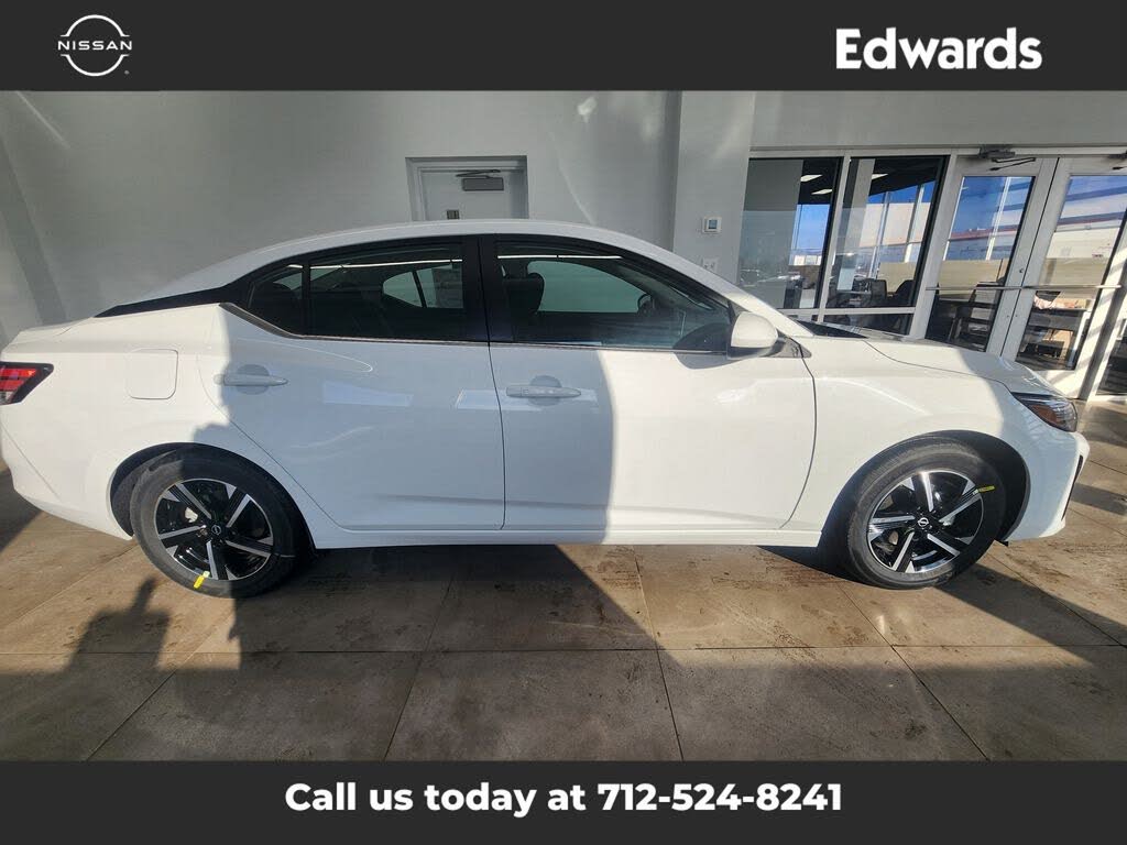 2025 Nissan Sentra SV FWD