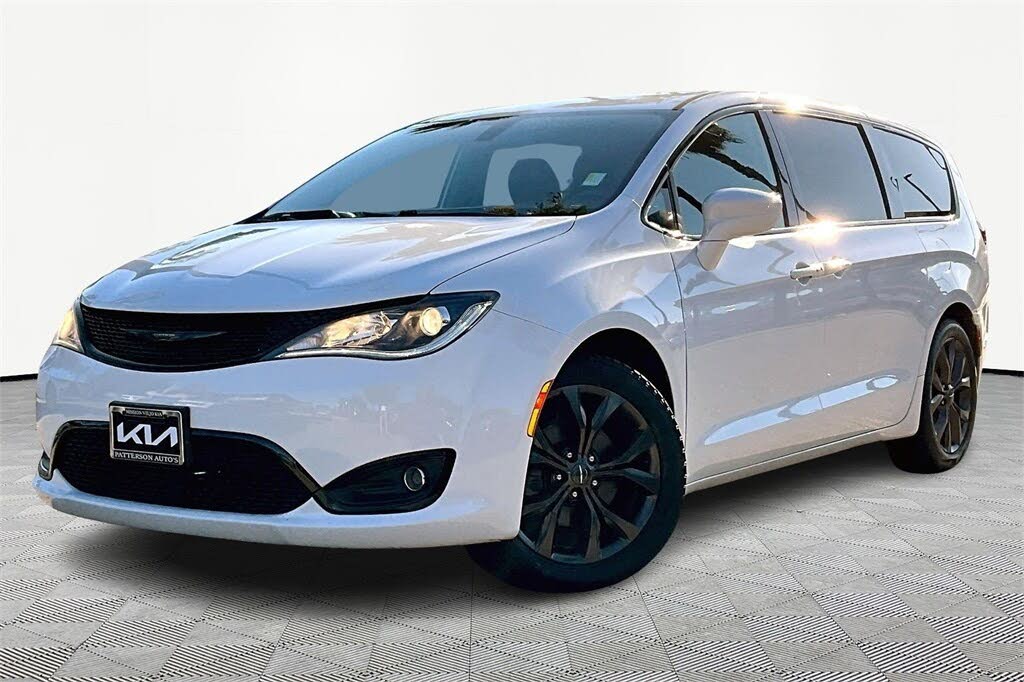 2019 Chrysler Pacifica Touring Plus FWD