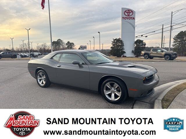 2018 Dodge Challenger SXT RWD