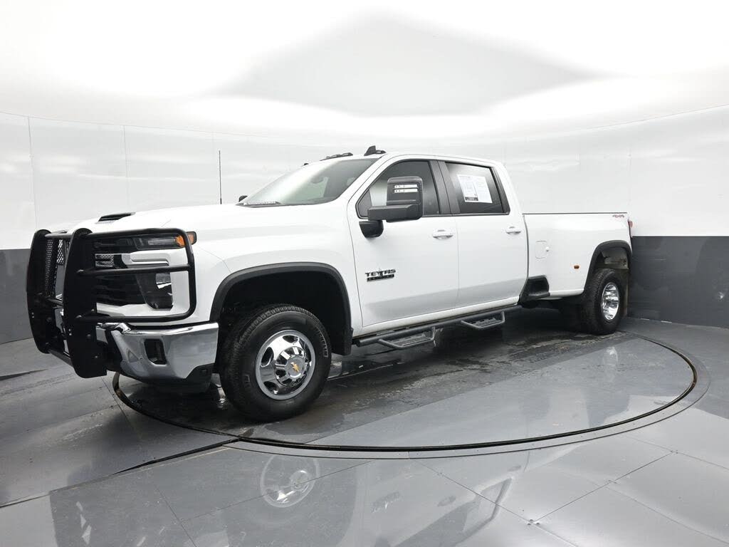 2024 Chevrolet Silverado 3500HD LT Crew Cab 4WD