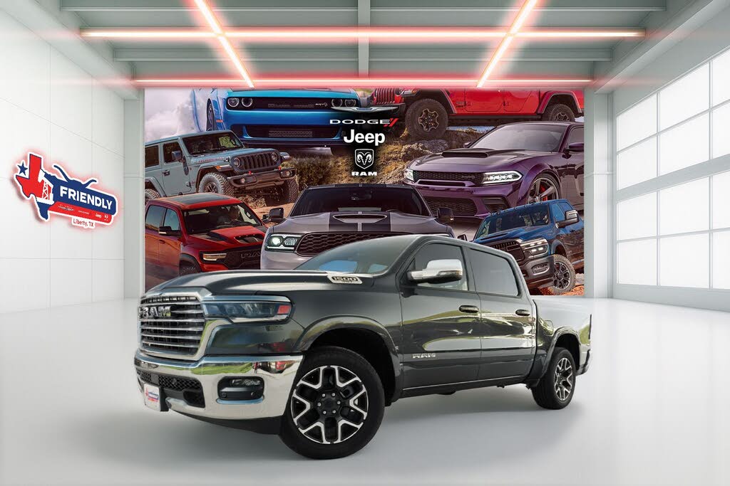 2025 RAM 1500 Laramie Crew Cab 4WD