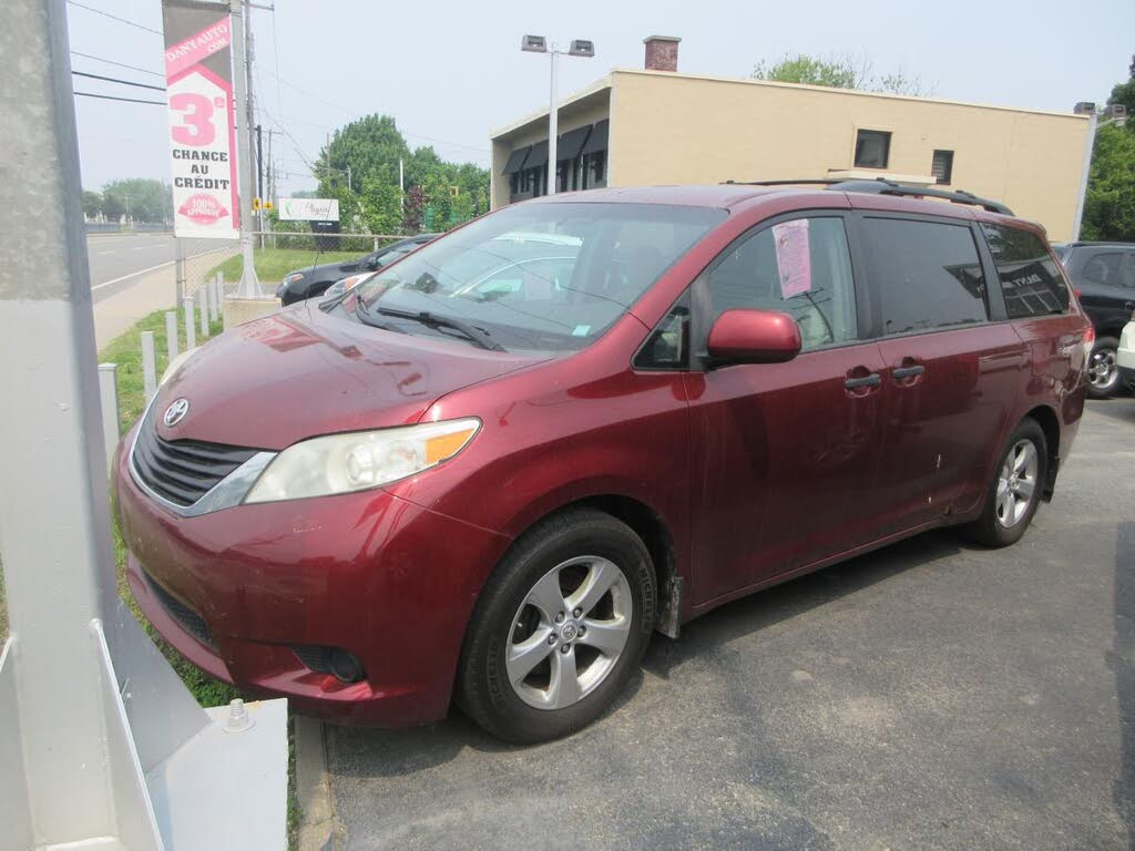 2011 Toyota Sienna 7-Passenger V6 FWD