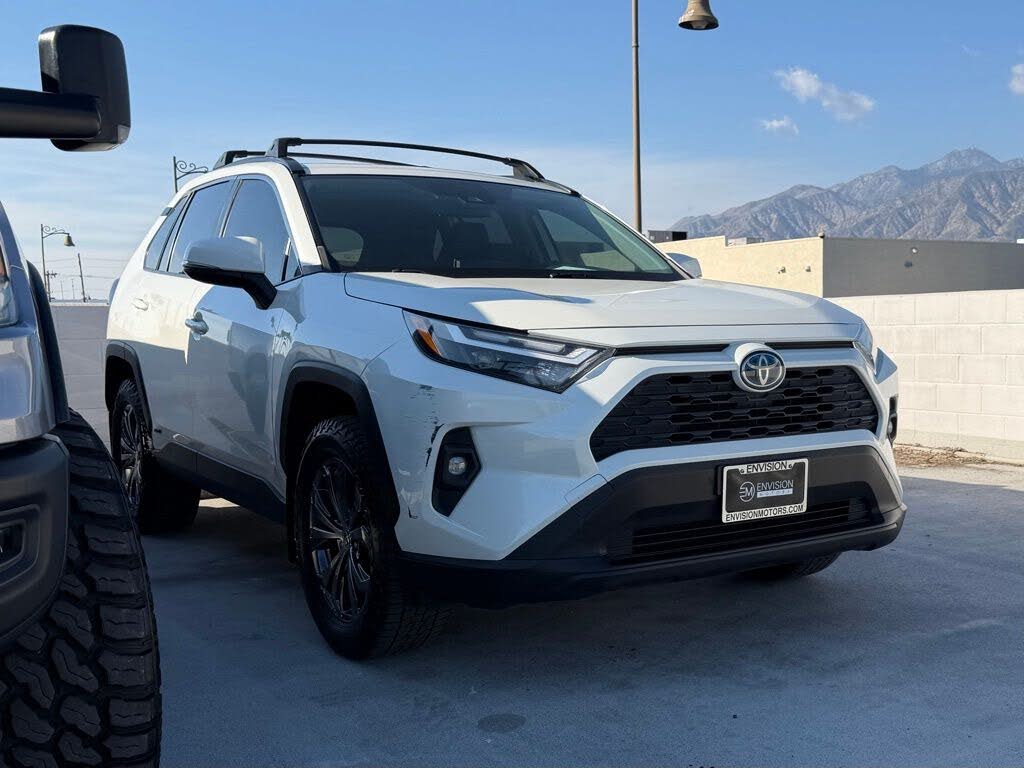 2022 Toyota RAV4 Hybrid XLE Premium AWD
