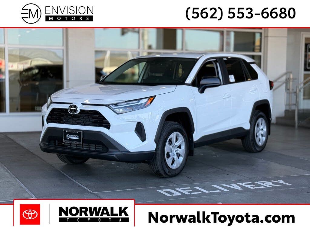 2025 Toyota RAV4 LE FWD