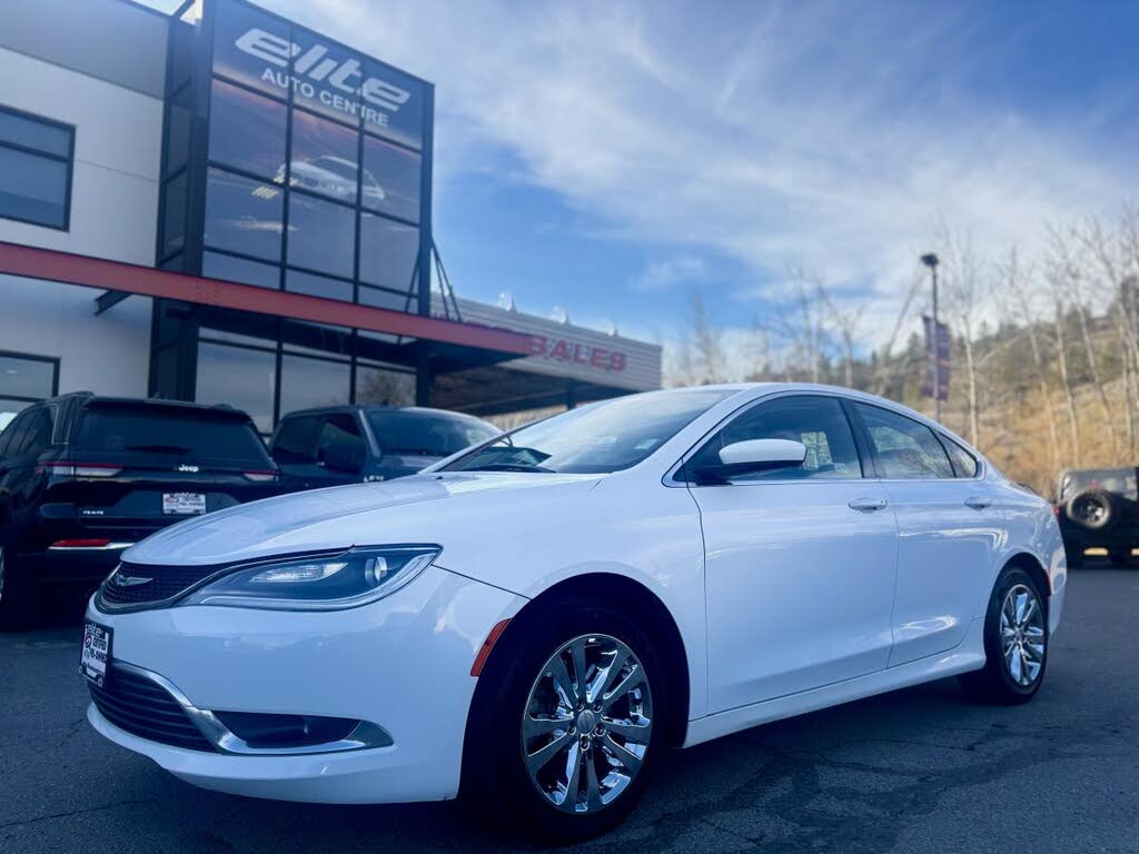 2015 Chrysler 200 Limited Sedan FWD