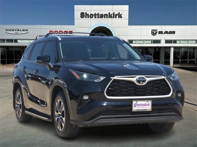 2023 Toyota Highlander XLE FWD