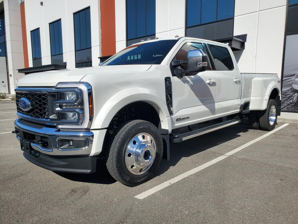 2025 Ford F-450 Super Duty Lariat Crew Cab LB DRW 4WD