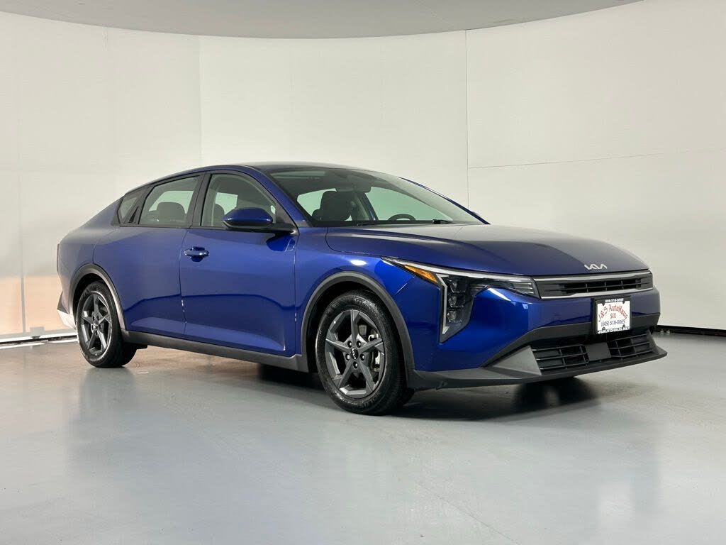 2025 Kia K4 LXS FWD