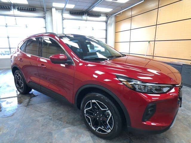 2026 Ford Escape Platinum AWD