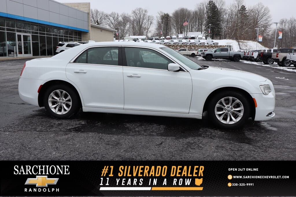 2016 Chrysler 300 Limited RWD