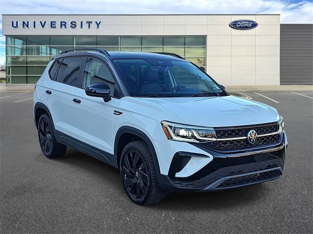 2024 Volkswagen Taos SE Black 4Motion