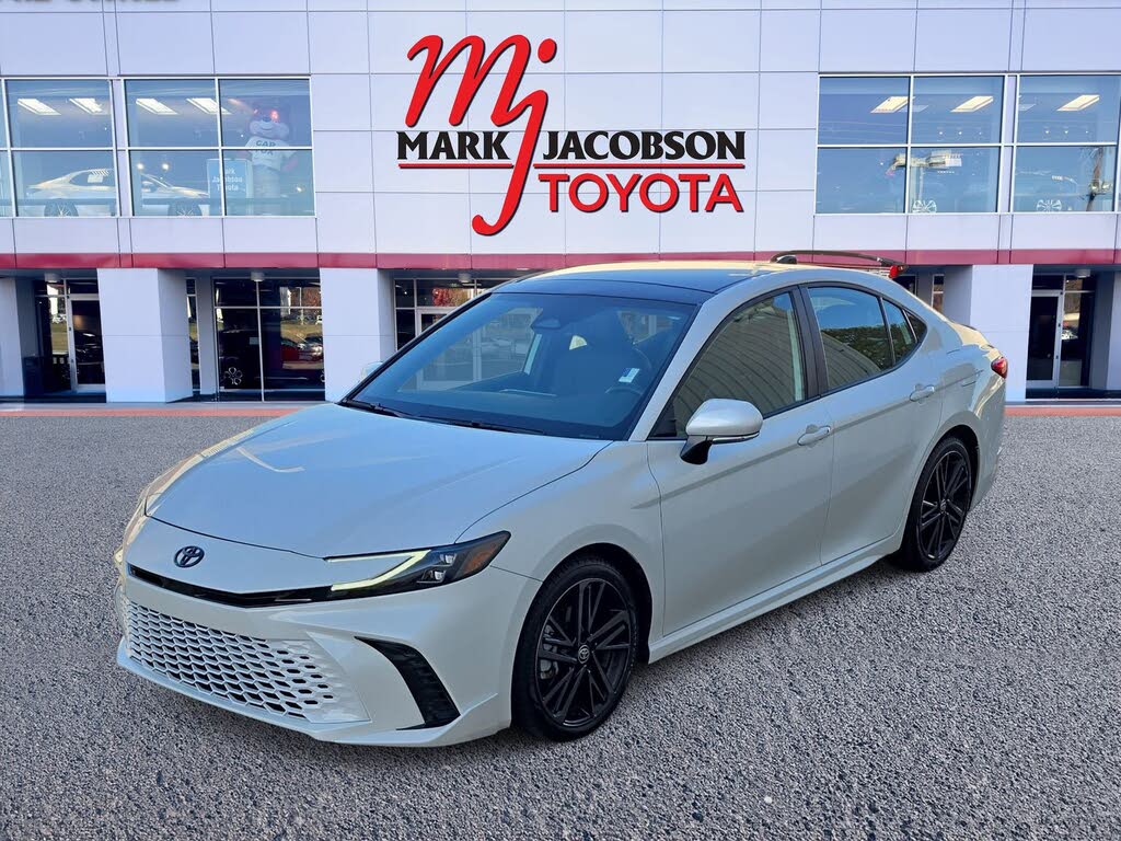 2025 Toyota Camry XSE FWD