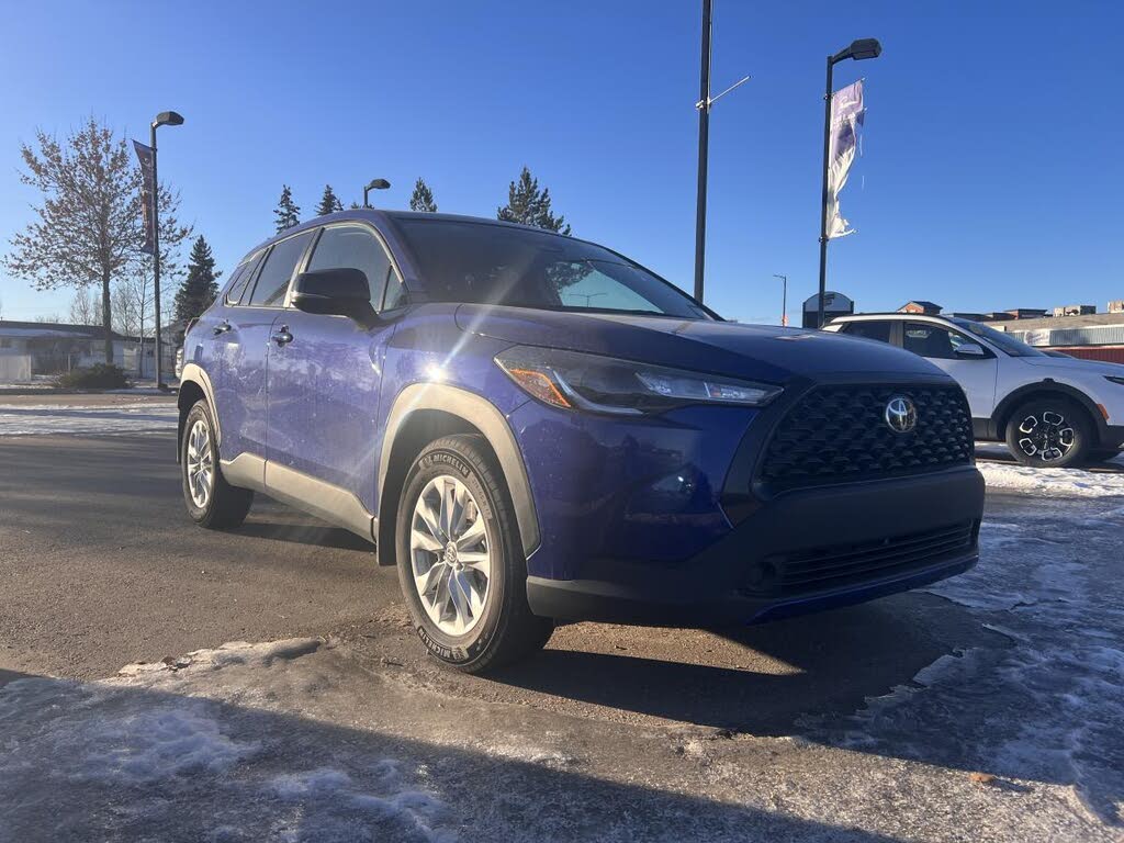 2025 Toyota Corolla Cross LE AWD
