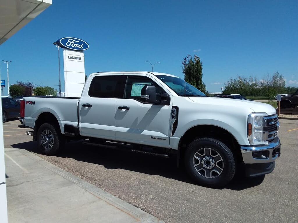 2025 Ford F-350 Super Duty XLT Crew Cab 4WD