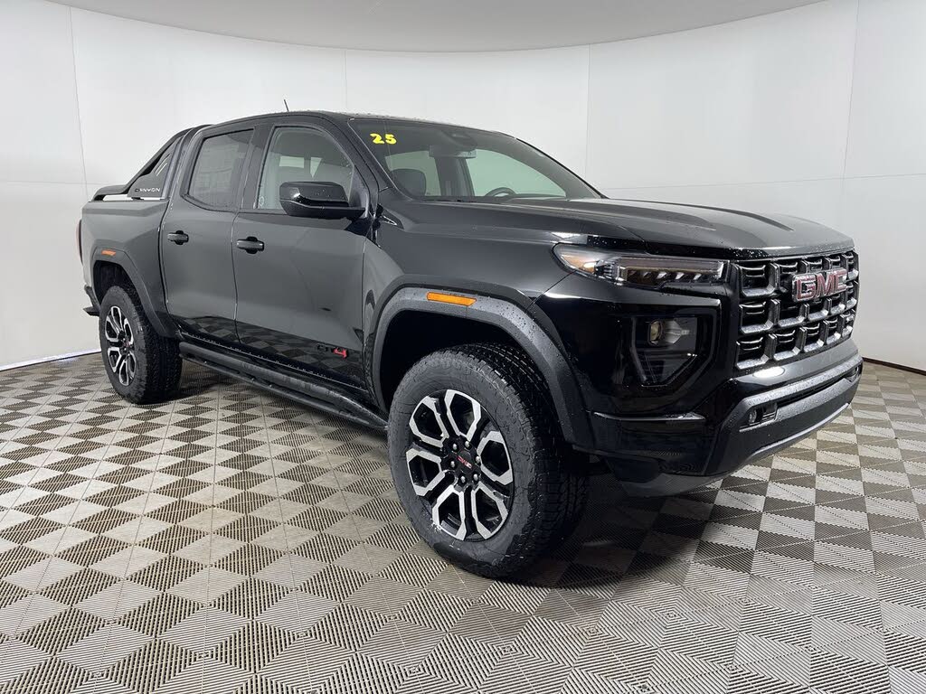 GMC Canyon AT4 Crew Cab 4WD 2025