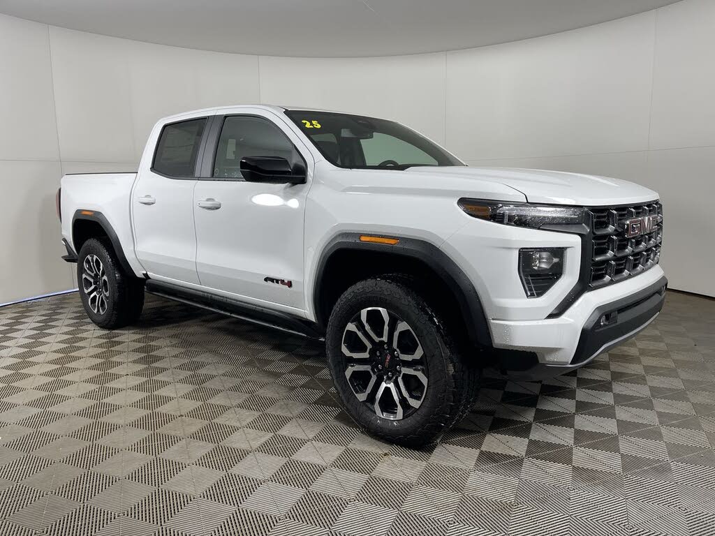 GMC Canyon AT4 Crew Cab 4WD 2025