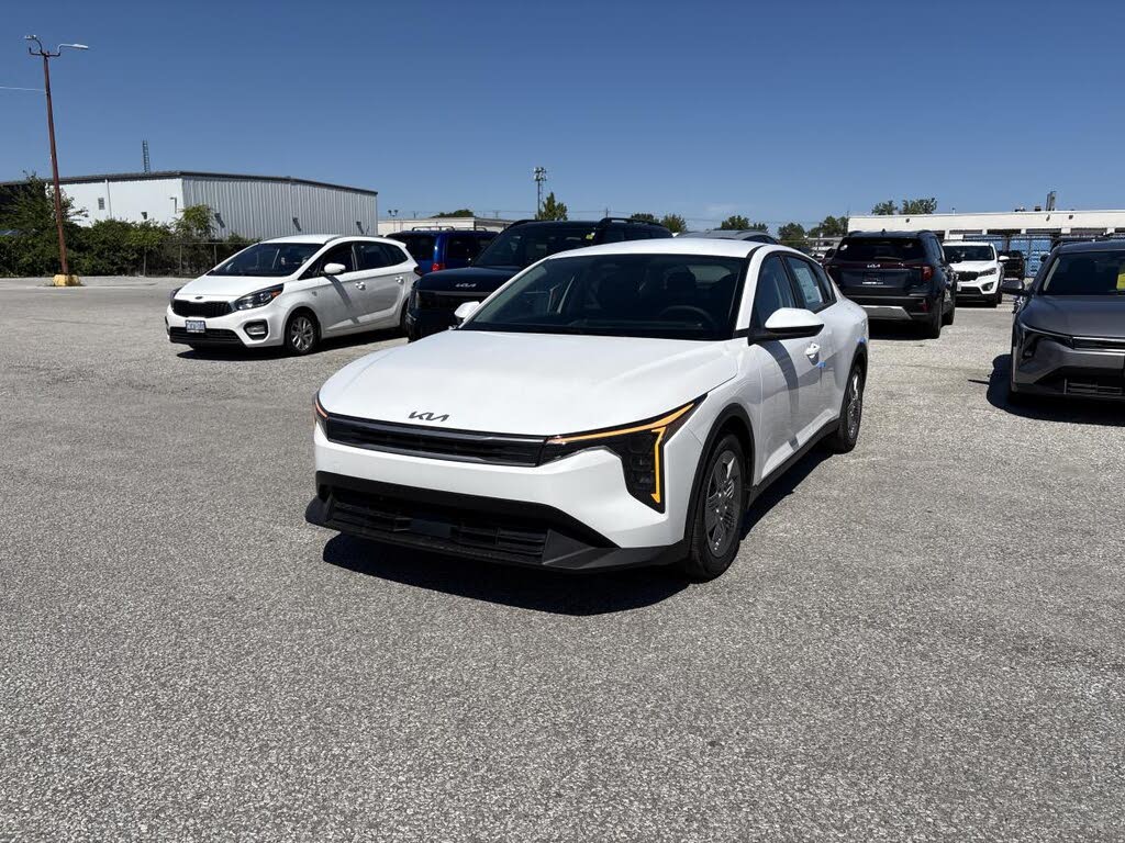 2025 Kia K4 LX FWD