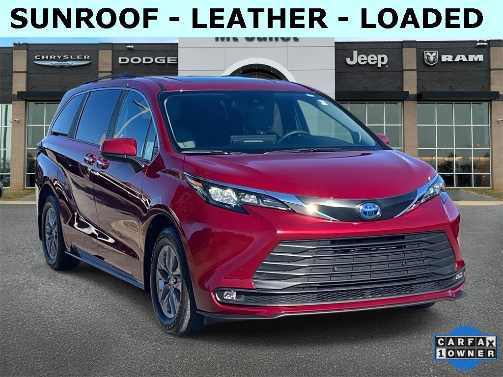 2025 Toyota Sienna XLE 7-Passenger FWD