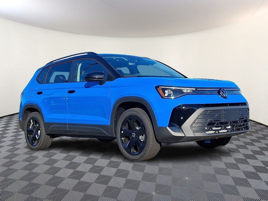 2026 Volkswagen Taos SE Black 4Motion