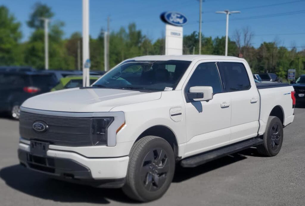 Ford F-150 Lightning Pro SuperCrew AWD 2023