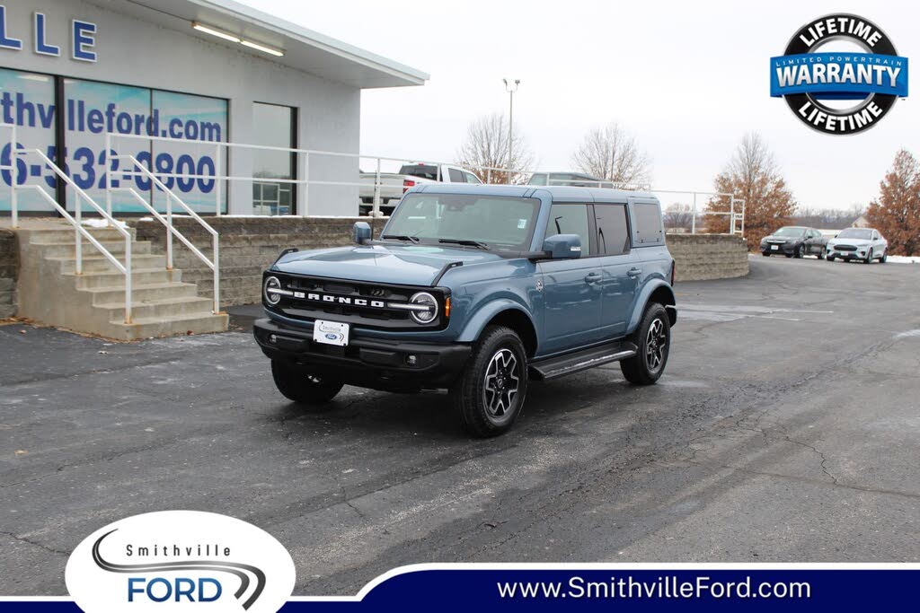 2025 Ford Bronco Outer Banks 4-Door 4WD