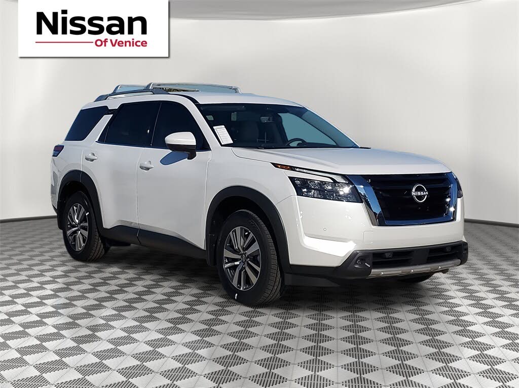 2025 Nissan Pathfinder SL FWD