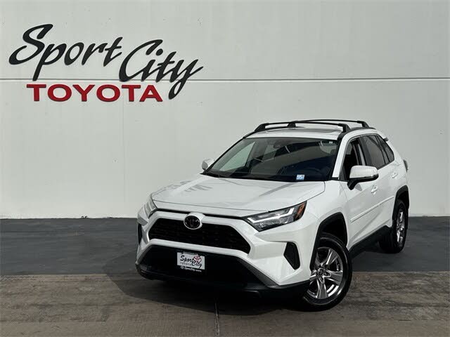 2025 Toyota RAV4 XLE FWD
