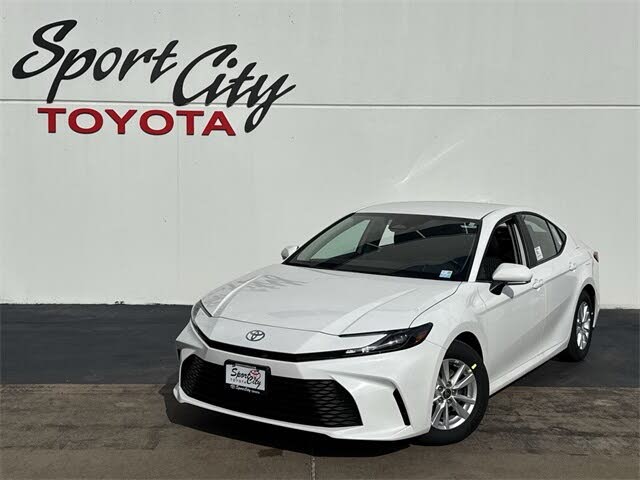 2026 Toyota Camry LE FWD