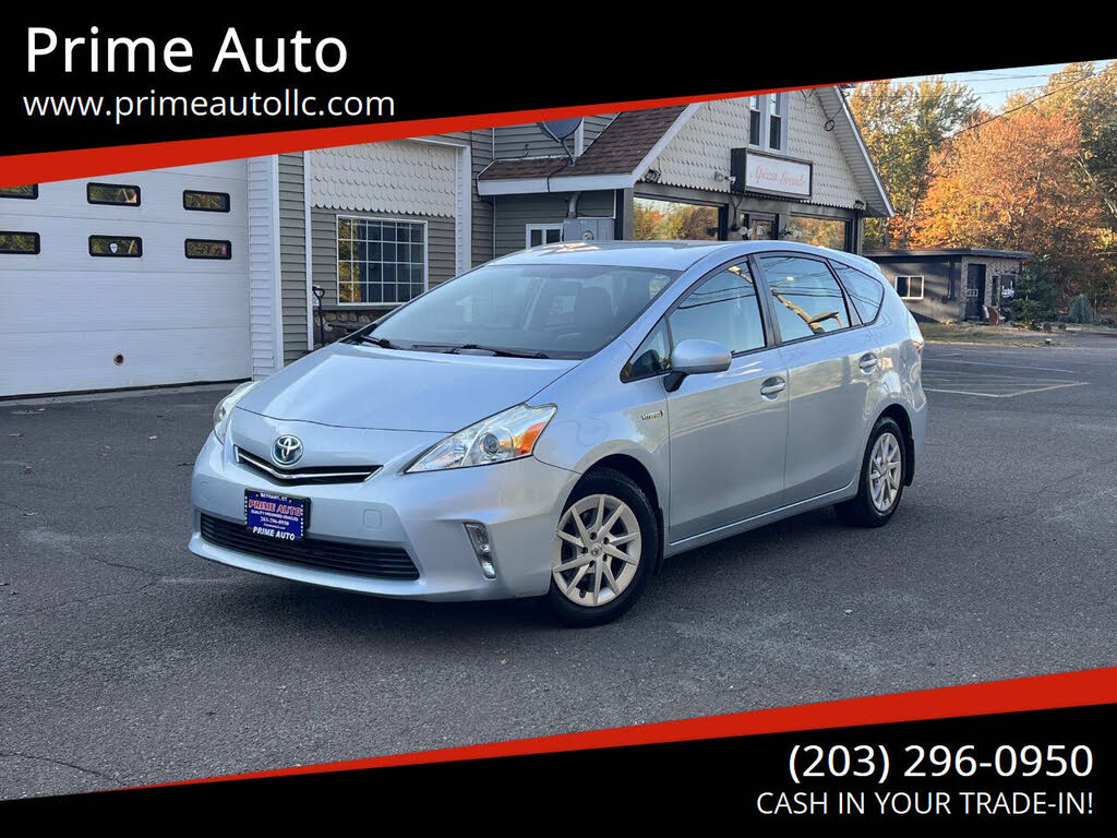 2012 Toyota Prius v Three FWD