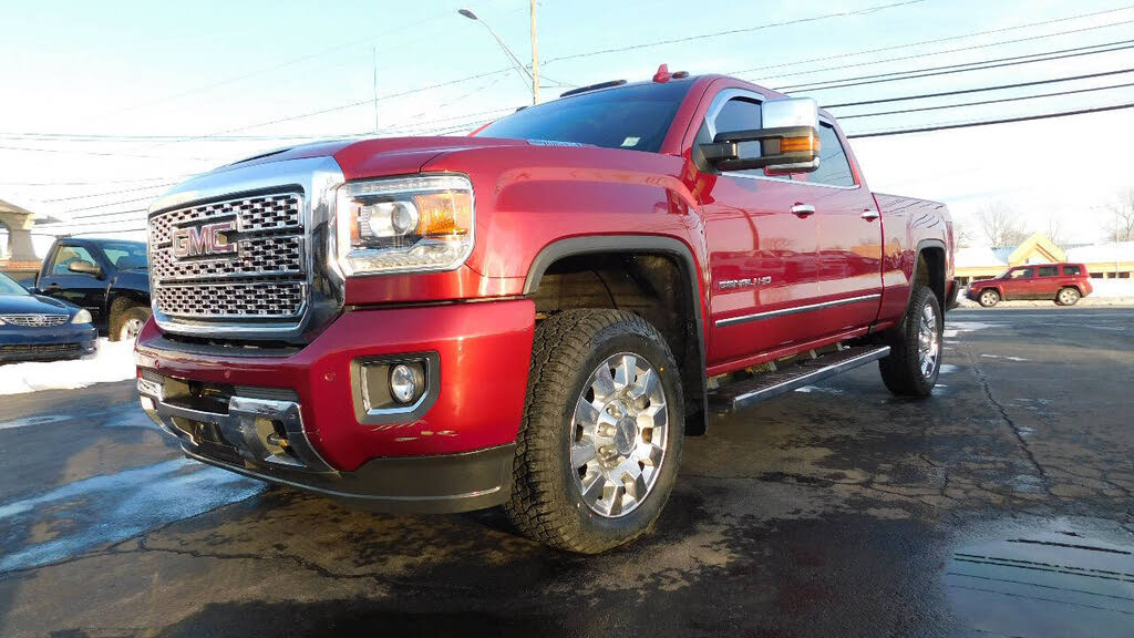 2018 GMC Sierra 2500HD Denali Crew Cab SB 4WD
