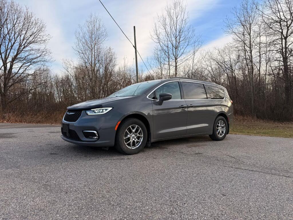 2022 Chrysler Pacifica Touring FWD
