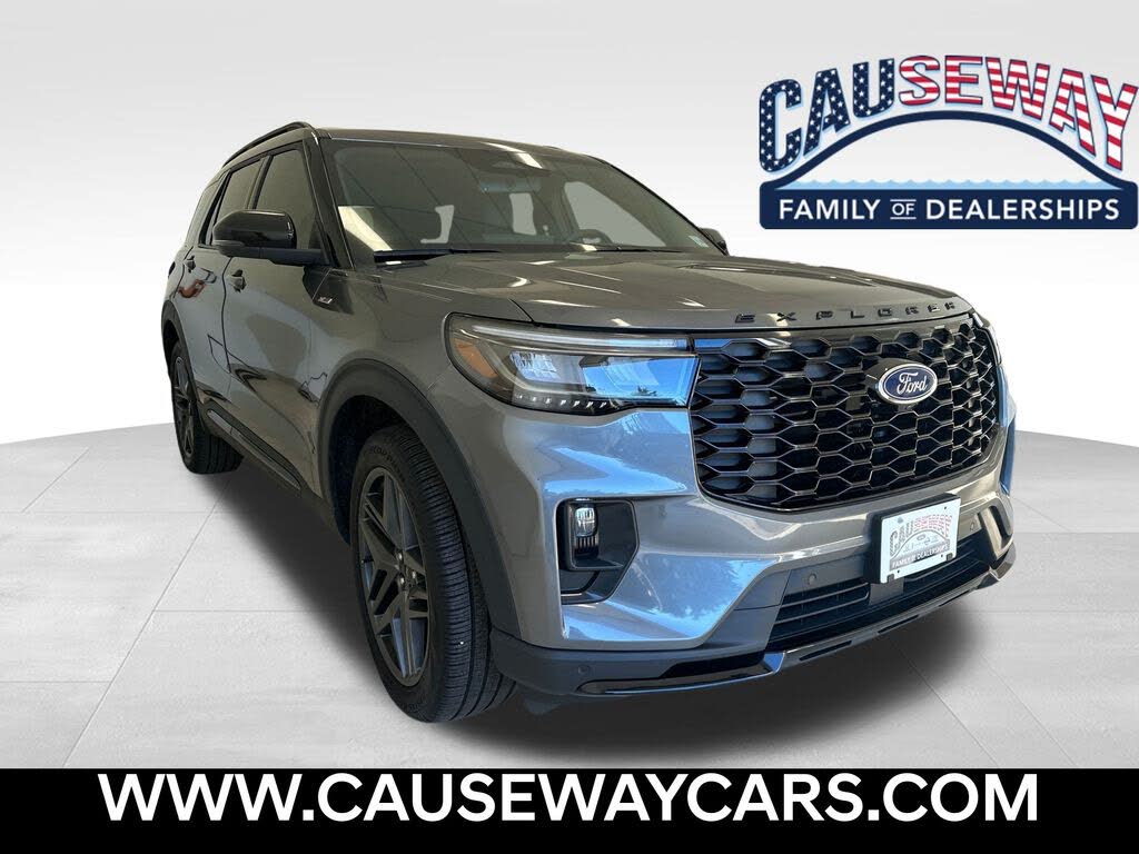 2025 Ford Explorer ST-Line AWD