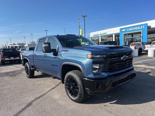 2026 Chevrolet Silverado 2500HD Custom Crew Cab 4WD