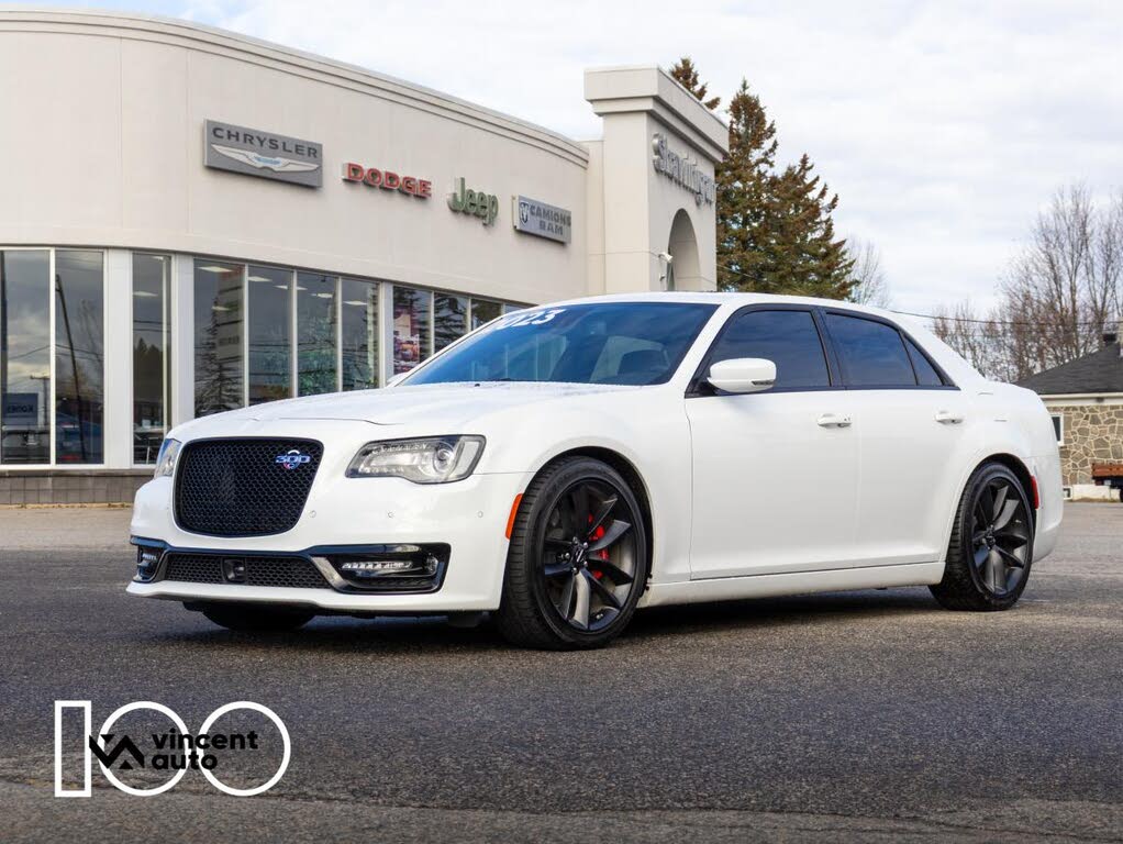 2023 Chrysler 300 C RWD