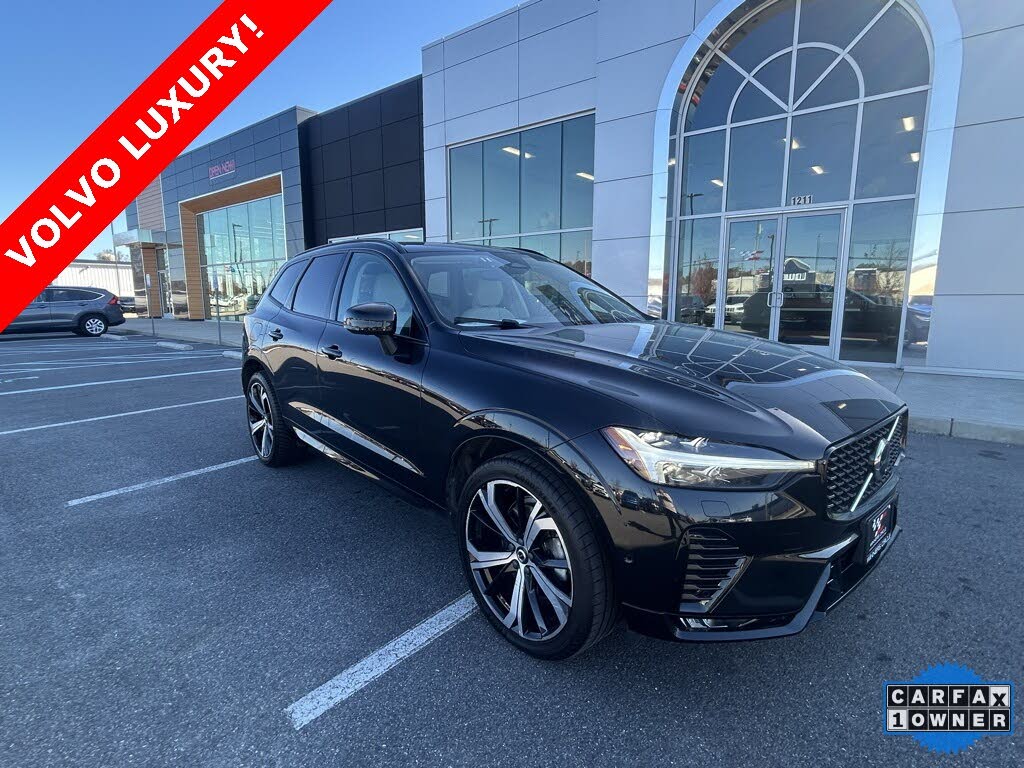 2023 Volvo XC60 B6 Ultimate Dark Theme AWD
