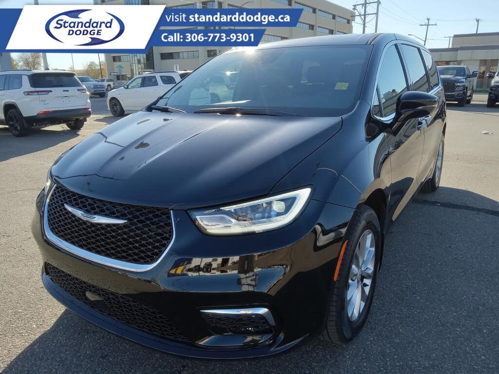 2026 Chrysler Pacifica Select AWD