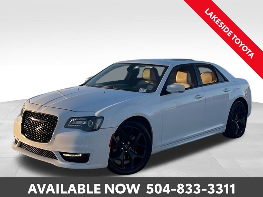 2021 Chrysler 300 Touring RWD
