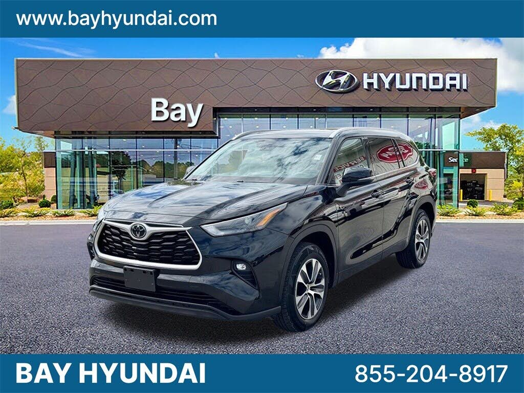 2022 Toyota Highlander XLE FWD