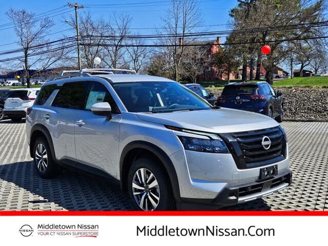 2025 Nissan Pathfinder SL 4WD