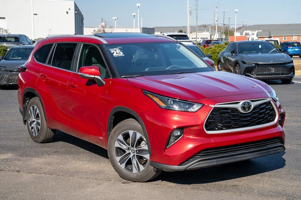 2025 Toyota Highlander Hybrid XLE AWD