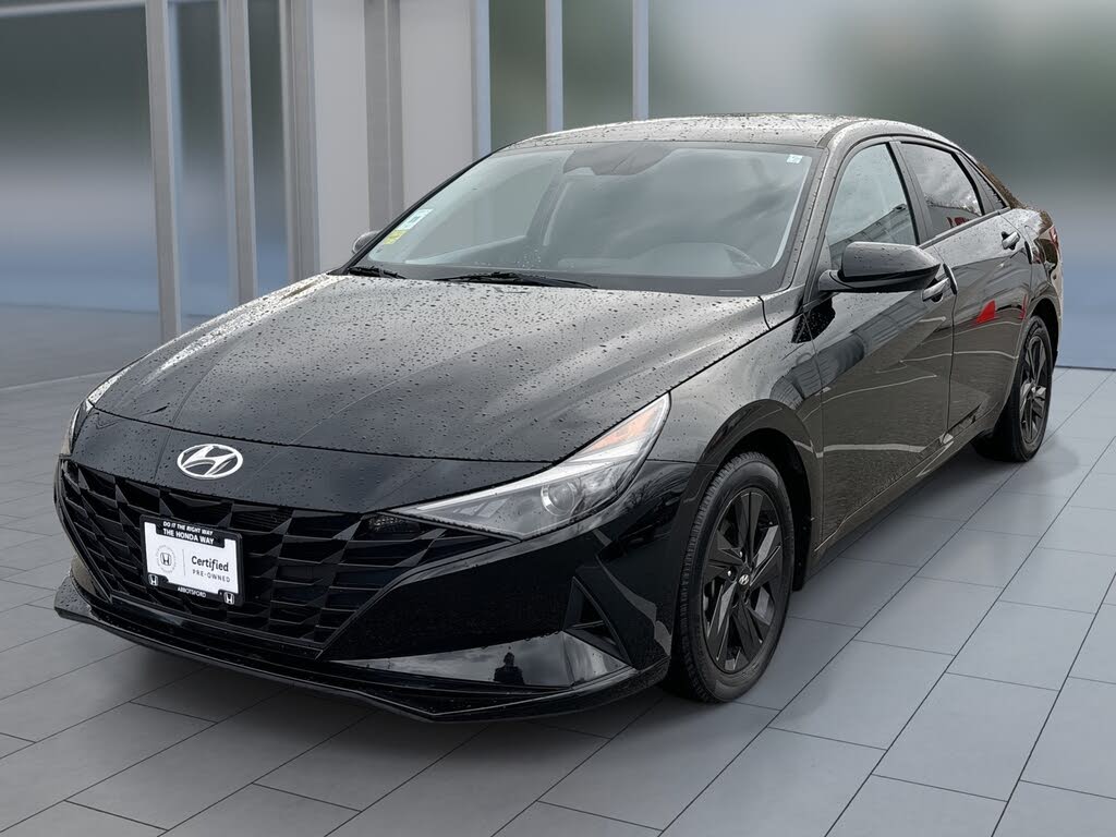 Hyundai Elantra Preferred FWD 2021