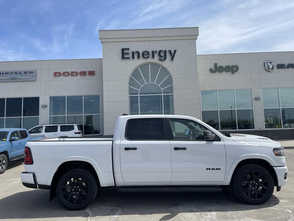 2025 RAM 1500 Laramie Crew Cab 4WD
