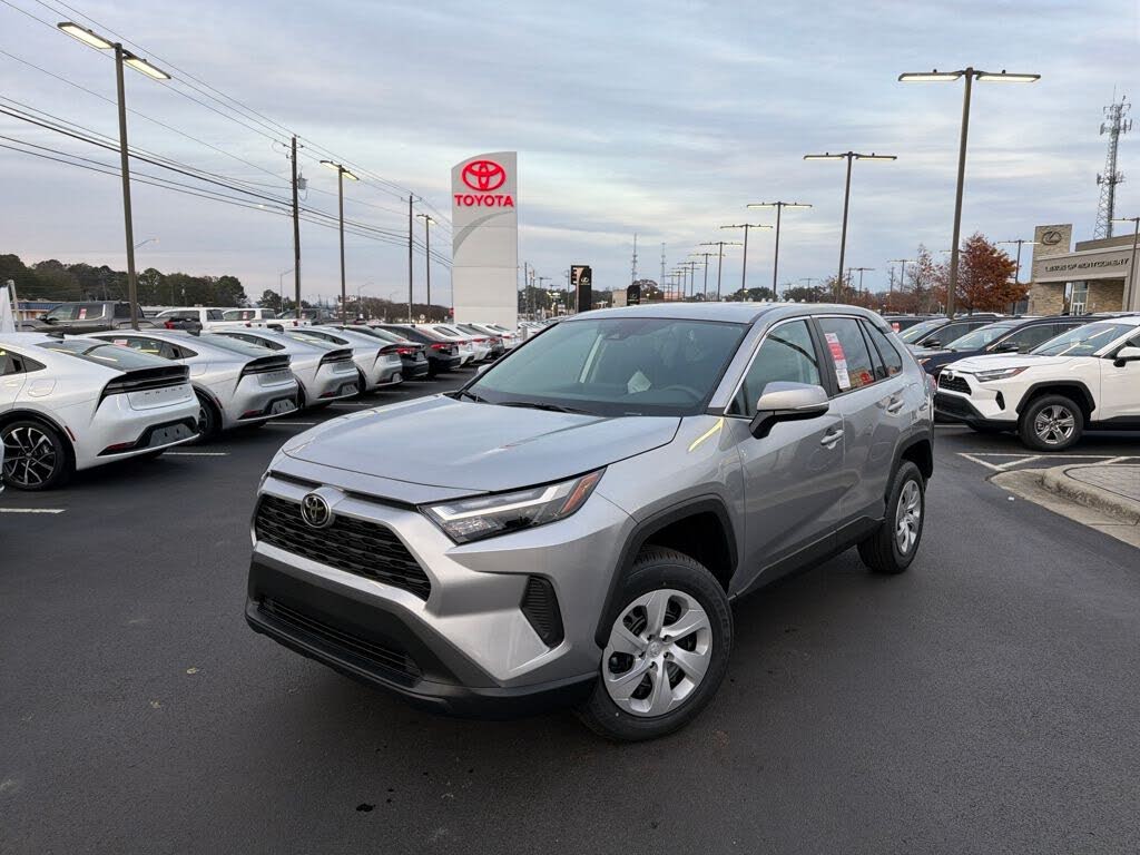 2025 Toyota RAV4 LE FWD